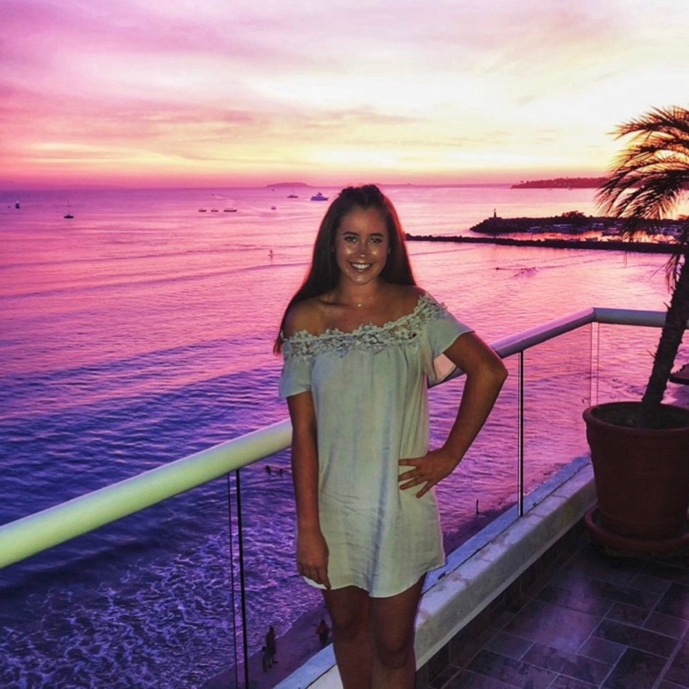 Meet your Posher, Brooke